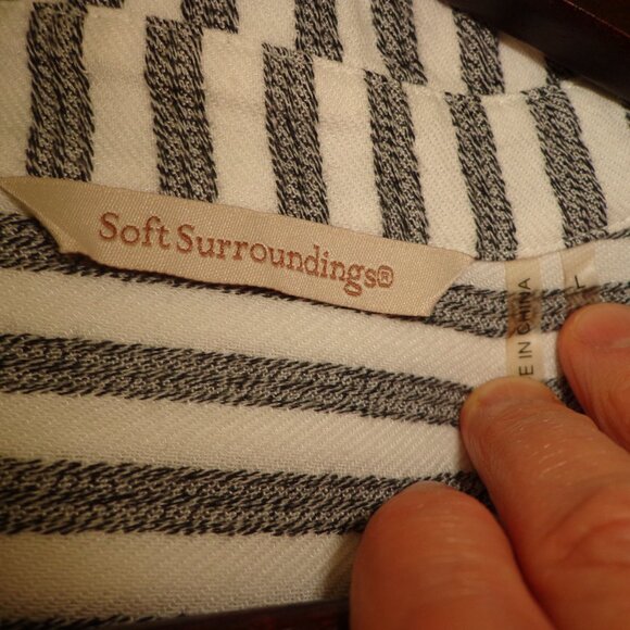 NWOT Soft Surroundings Striped Asymmetrical Tunic L Black/White Button Closure - Picture 3 of 16